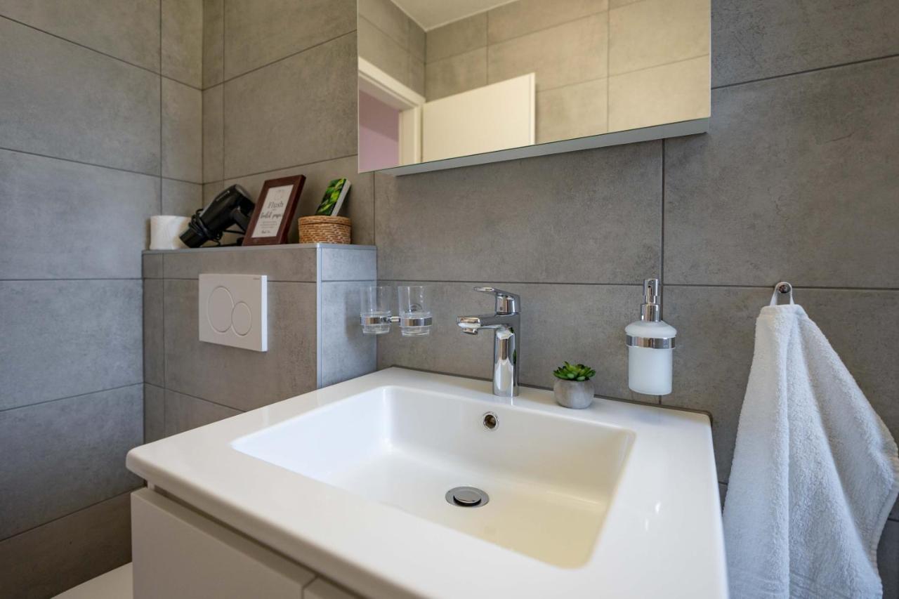 Moderne Wohnung Mit Parkplatz - Top Floor Ostermundigen ภายนอก รูปภาพ